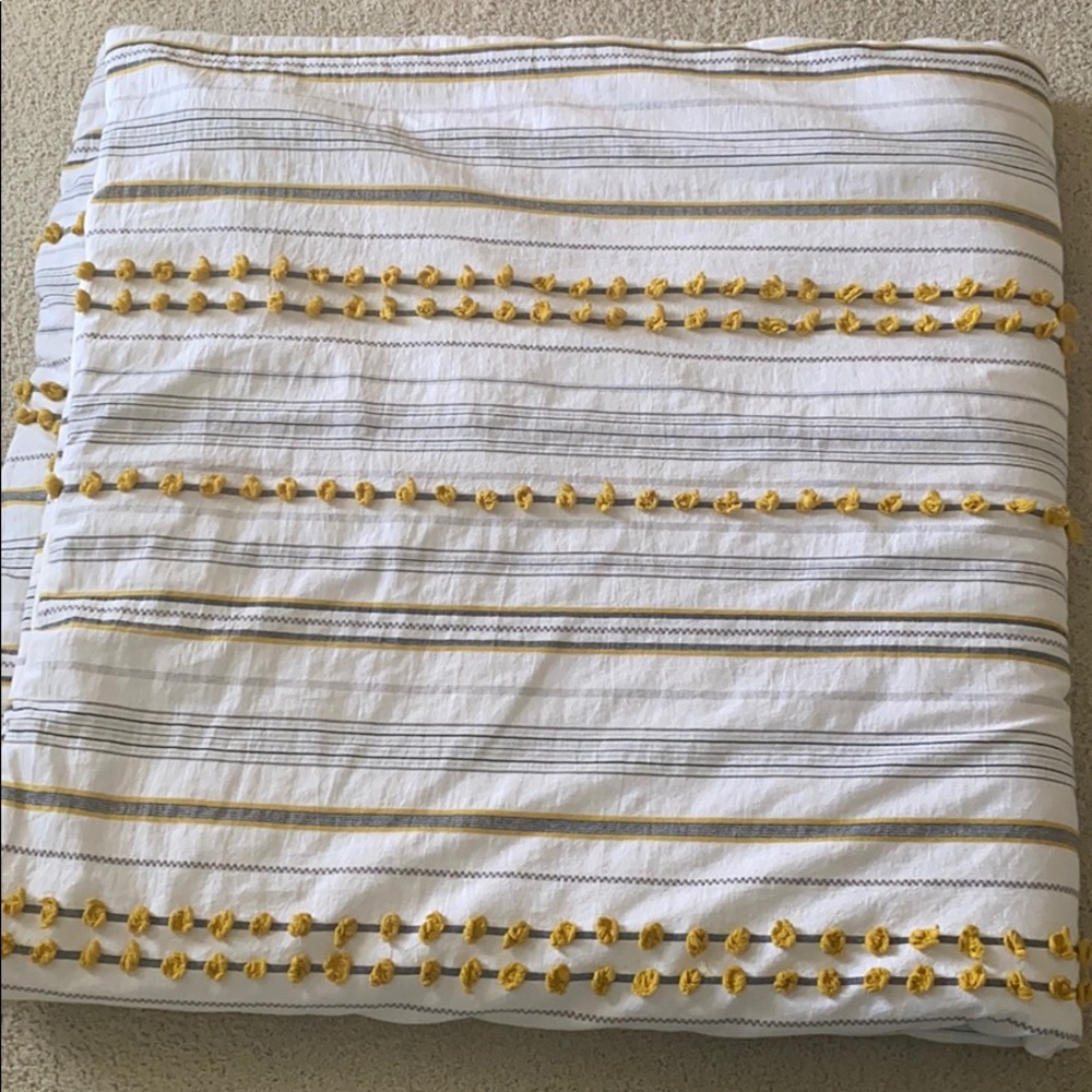 Urban Studio queen comforter and two shams